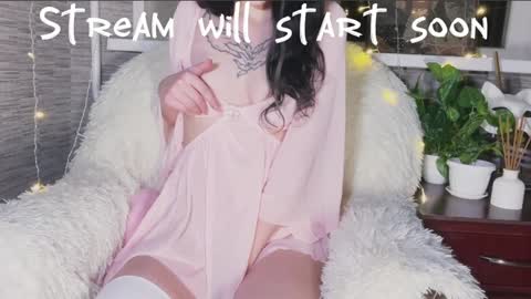 Snapshot of lola_sunnie chatting on 10-15-25, 05:46 Adelia online show from 10-15-25, 05:46