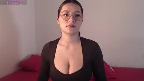 lola_sweeet18 online show from 10-09-25, 11:41