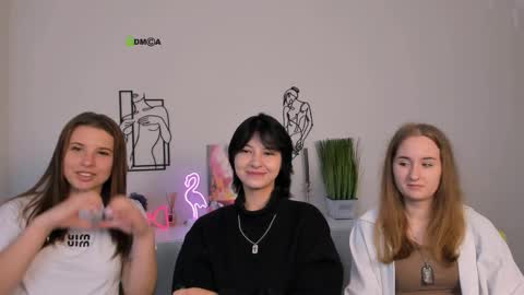 Lola online show from 09-23-25, 08:50