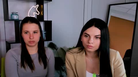 Lola online show from 09-24-25, 09:23