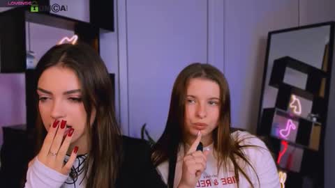 Lola online show from 09-29-25, 07:19