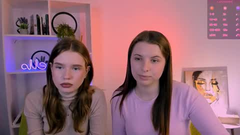 Lola online show from 10-04-25, 07:01