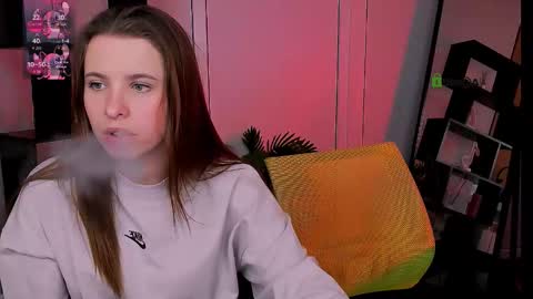 Lola online show from 10-25-25, 07:08