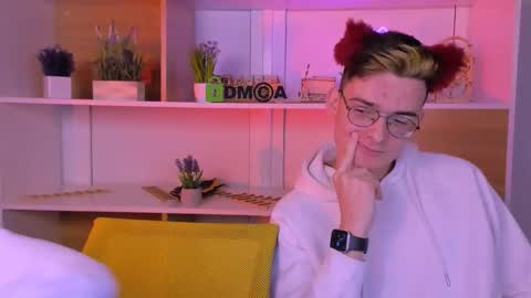 Lola online show from 11-03-25, 07:04