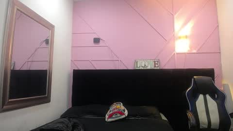 Lola Vecassalt online show from 09-17-25, 12:40