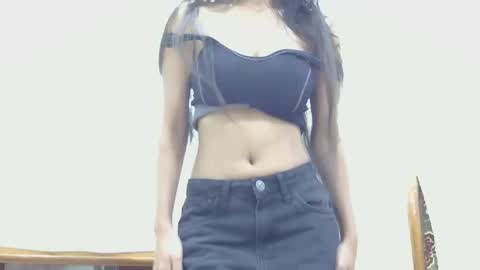 lolaa online show from 01-23-25, 05:52