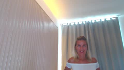 Snapshot of lolaaelita chatting on 12-04-24, 06:55 Lola online show from 12-04-24, 06:55