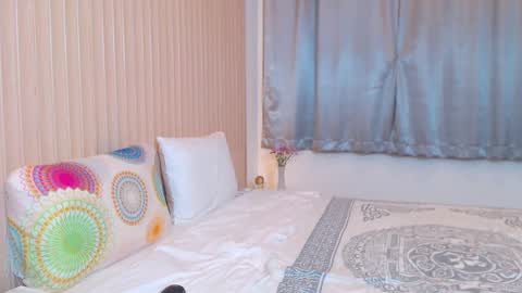 Snapshot of lolaaelita chatting on 12-18-24, 03:22 Lola online show from 12-18-24, 03:22