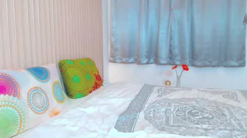 Snapshot of lolaaelita chatting on 12-26-24, 02:37 Lola online show from 12-26-24, 02:37