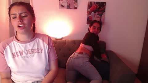 lolaandcamille online show from 02-24-25, 09:52