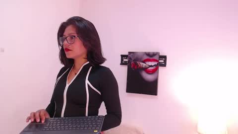 lolaandcamille online show from 10-27-25, 07:07