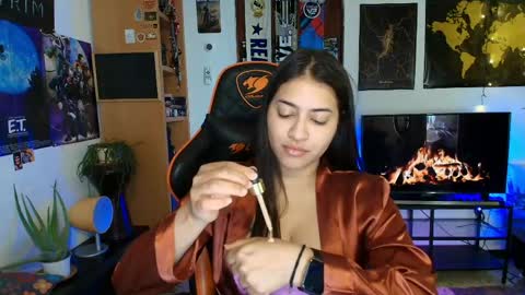 lolaasmith_21 online show from 05-07-26, 05:51