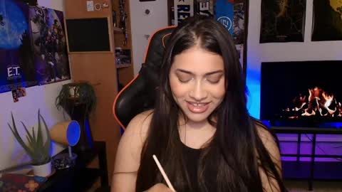 lolaasmith_21 online show from 05-14-26, 08:37
