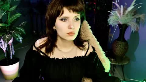 Snapshot of lolaasmus chatting on 04-13-26, 09:15 I consider myself the god Loki but life just calls me LOL online show from 04-13-26, 09:15