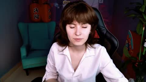 Snapshot of lolaasmus chatting on 05-20-26, 11:05 I consider myself the god Loki but life just calls me LOL online show from 05-20-26, 11:05