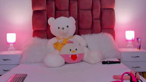 LolaCoper online show from 12-20-24, 12:30