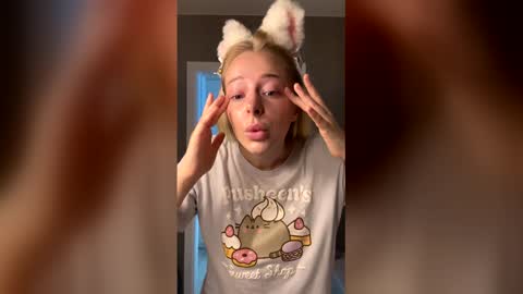 lolacutiex online show from 05-27-26, 10:23