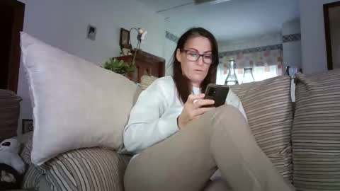 Snapshot of lolahueso chatting on 02-13-26, 09:05 LOLA HUESO y ERIC online show from 02-13-26, 09:05