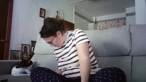 LOLA HUESO y ERIC online show from 04-17-26, 02:31