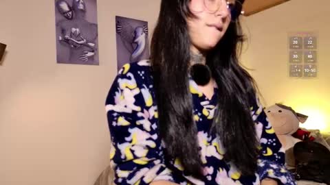 Lola online show from 12-01-25, 02:44