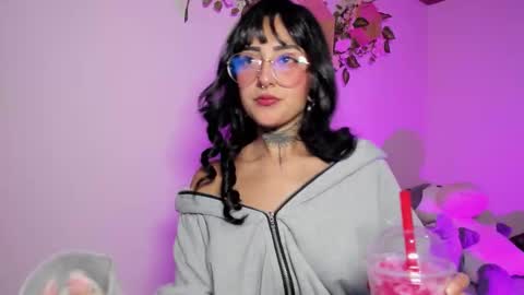 Lola online show from 03-04-26, 06:19