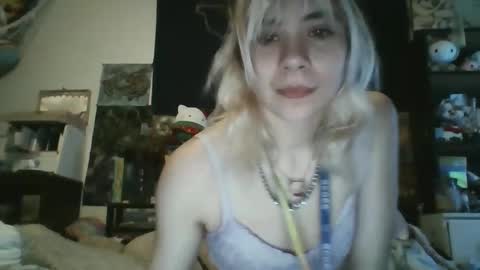 Snapshot of lolalixx6969 chatting on 12-19-24, 08:23 Lola Lixx online show from 12-19-24, 08:23