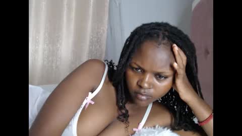 Snapshot of lolamia7 chatting on 04-02-26, 05:32 lolamia7 online show from 04-02-26, 05:32