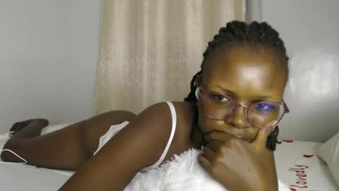 Snapshot of lolamia7 chatting on 04-30-26, 06:58 lolamia7 online show from 04-30-26, 06:58