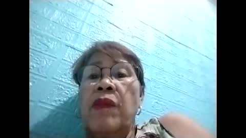 Snapshot of lolamommie chatting on 02-15-26, 01:20 tey online show from 02-15-26, 01:20