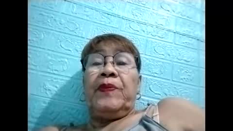 Snapshot of lolamommie chatting on 02-17-26, 12:34 tey online show from 02-17-26, 12:34
