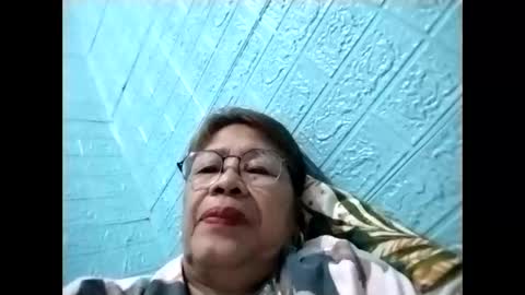 Snapshot of lolamommie chatting on 02-19-26, 08:38 tey online show from 02-19-26, 08:38