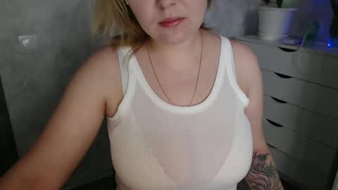 Snapshot of lolamyr chatting on 04-26-26, 05:38 kiss online show from 04-26-26, 05:38