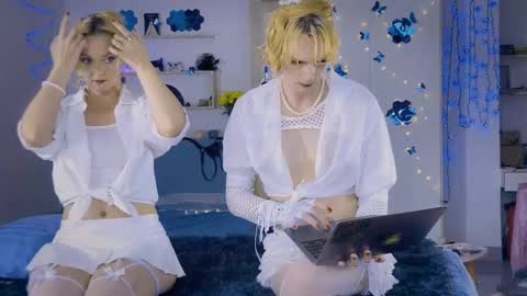 lolaspaists online show from 11-23-25, 07:52