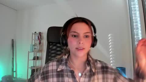 Lola doll online show from 05-12-26, 01:30