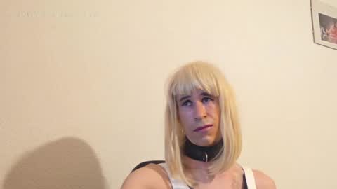 Lola online show from 05-27-26, 06:49