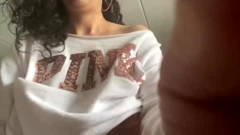 Snapshot of lolaxo4u87 chatting on 02-22-26, 02:37 lolaxo4u87 online show from 02-22-26, 02:37