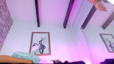 Lola online show from 10-25-25, 11:51