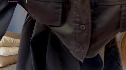 Lola online show from 11-21-25, 08:13