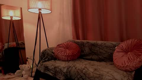 Lolly  online show from 10-17-25, 04:37