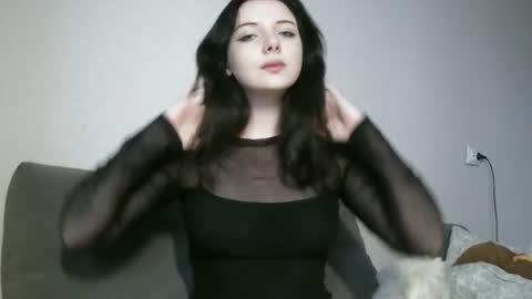 Snapshot of lollylol11 chatting on 10-28-25, 01:25 Lilly online show from 10-28-25, 01:25