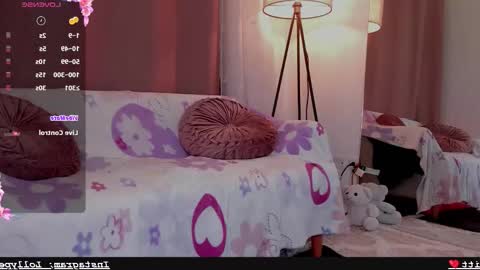 Snapshot of lollypetitte_ chatting on 12-15-25, 04:28 Lolly online show from 12-15-25, 04:28