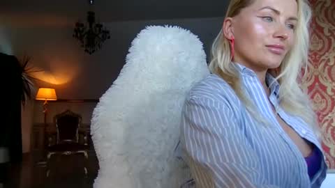 Snapshot of lollyta2023 chatting on 12-08-24, 01:25 Roxy online show from 12-08-24, 01:25