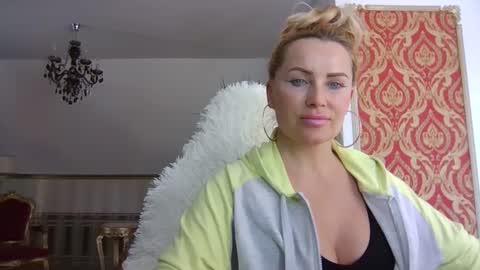 Snapshot of lollyta2023 chatting on 02-22-25, 01:02 Roxy online show from 02-22-25, 01:02