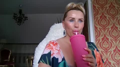 Snapshot of lollyta2023 chatting on 03-11-25, 12:39 Roxy online show from 03-11-25, 12:39