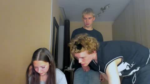 Snapshot of lolnoillimsary chatting on 05-21-26, 09:55 Nelis online show from 05-21-26, 09:55
