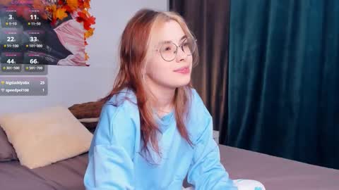 Snapshot of lonagass chatting on 10-18-25, 07:03 Lona online show from 10-18-25, 07:03