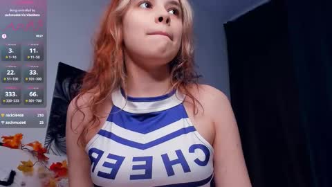 Snapshot of lonagass chatting on 10-30-25, 06:52 Lona online show from 10-30-25, 06:52