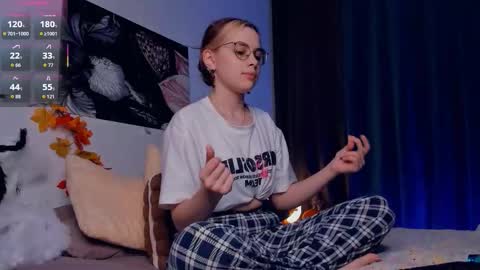 Snapshot of lonagass chatting on 11-01-25, 07:16 Lona online show from 11-01-25, 07:16