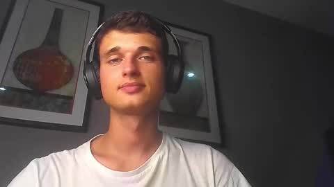 Snapshot of london_tomy chatting on 03-09-26, 03:43 london_tomy online show from 03-09-26, 03:43