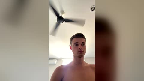 Snapshot of london_tomy chatting on 03-25-26, 09:54 london_tomy online show from 03-25-26, 09:54